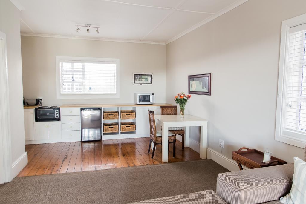 Nahoon Beach Villas Self Catering Apartments East London Room photo